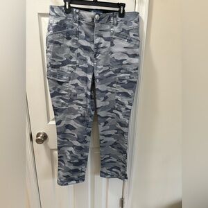 Democracy “Ab” Solution Size 16 Blue Camo Cargo High Rise Roll Cuff Jeans